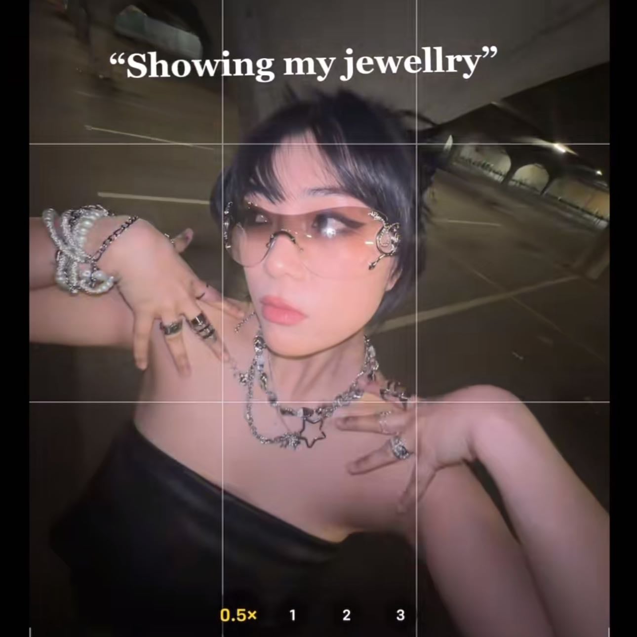 Showing Jewelry - PTR