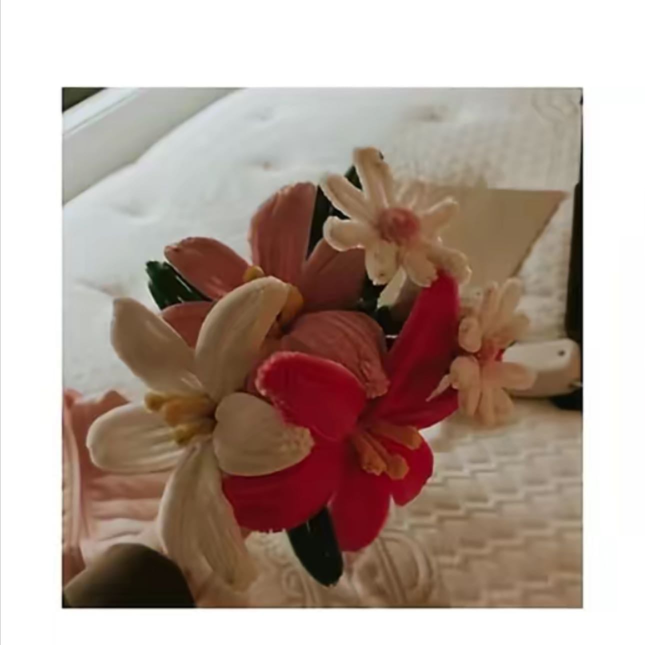 Pipe cleaner flowers🩵