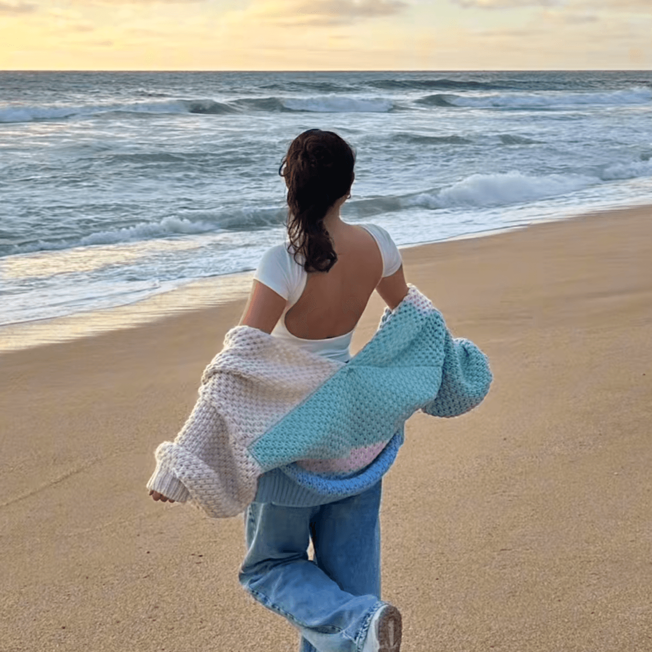 look away + arms to the side + leg up