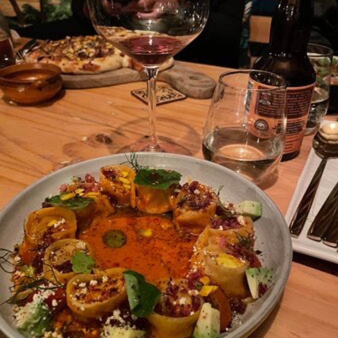 Somos Ecuador Restaurant - Restaurant