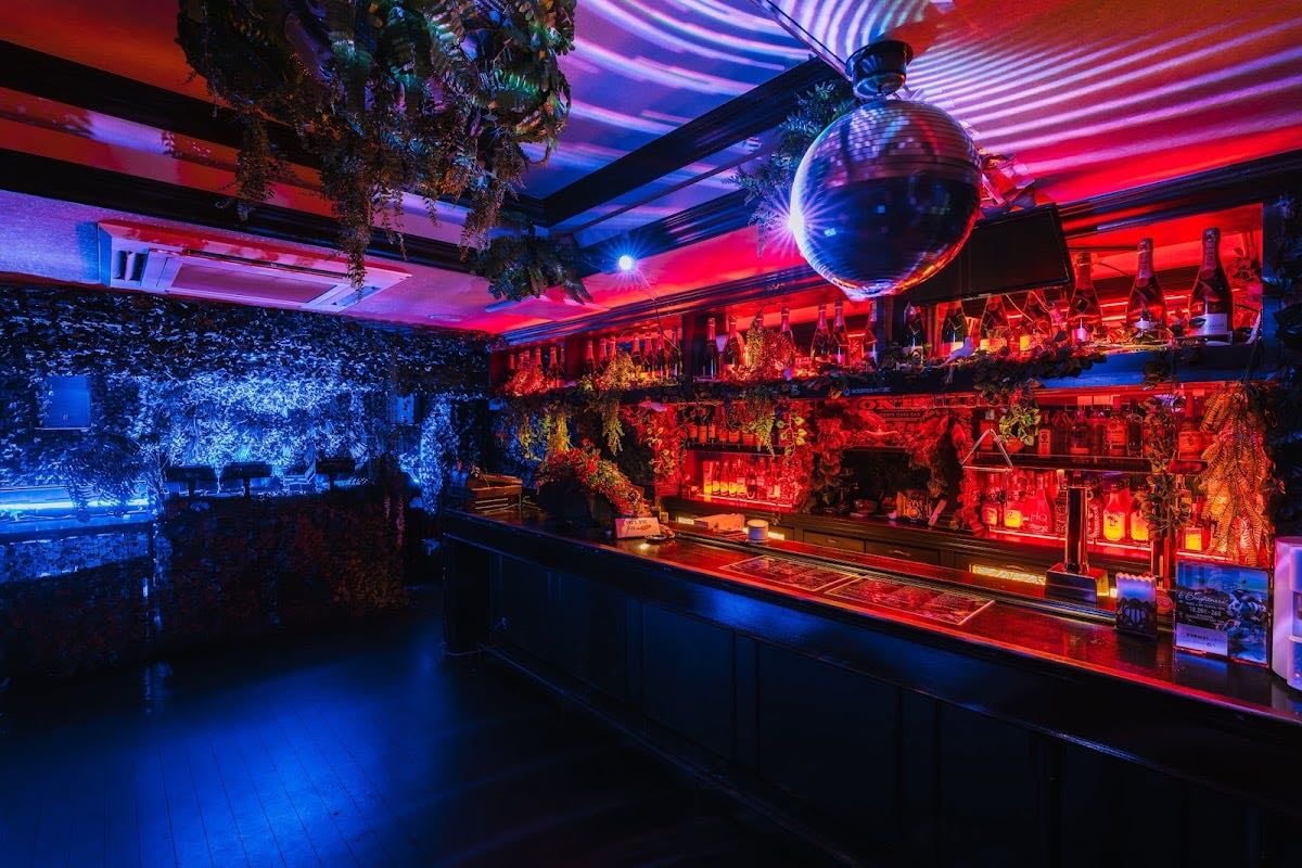 Music Cafe Bar "ONE's"