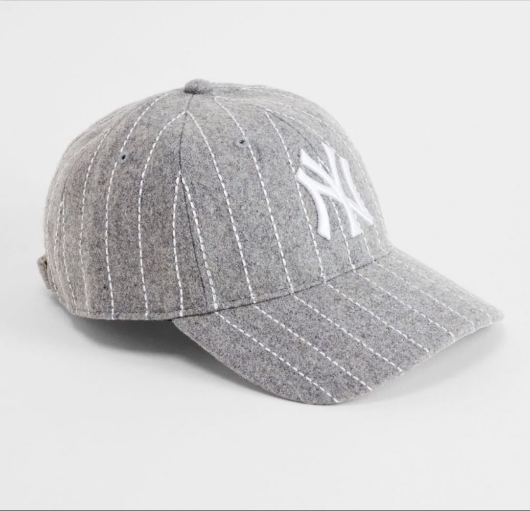 Cap - Urban Outfitters β’ 32β¬