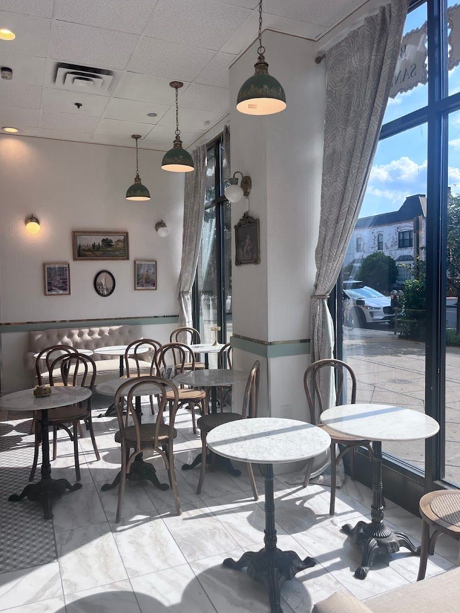 Emmy French Corner - Sweet treats