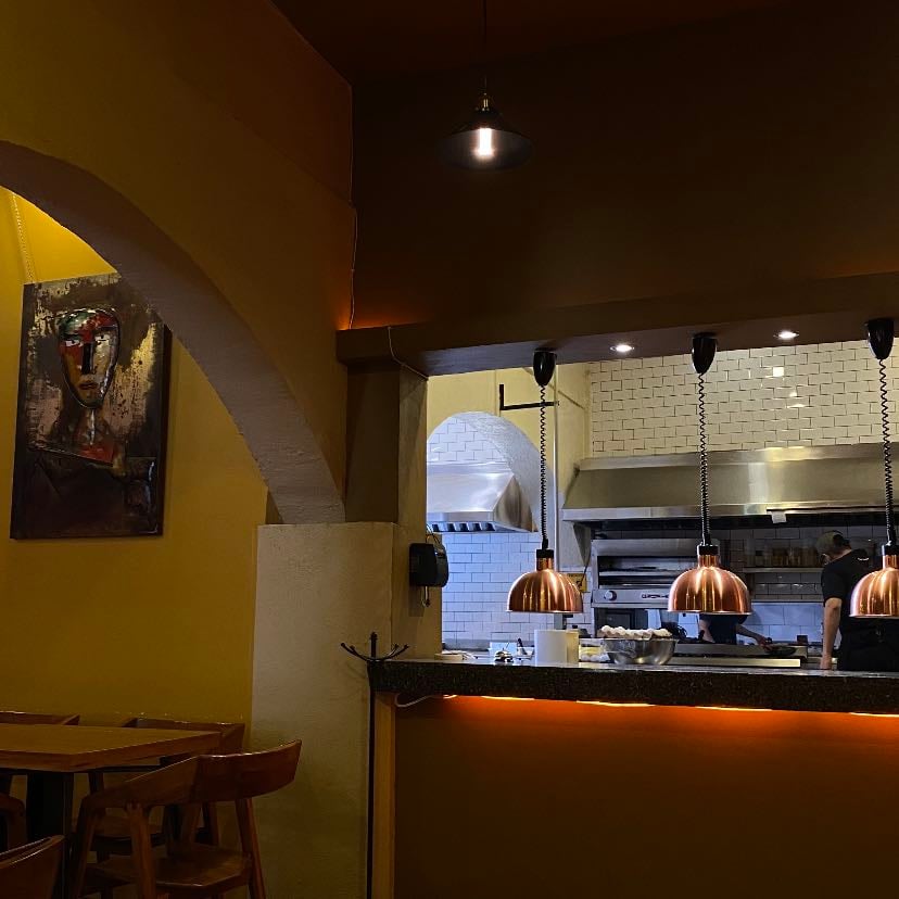 Zapata (cocina, brasa y panadería)