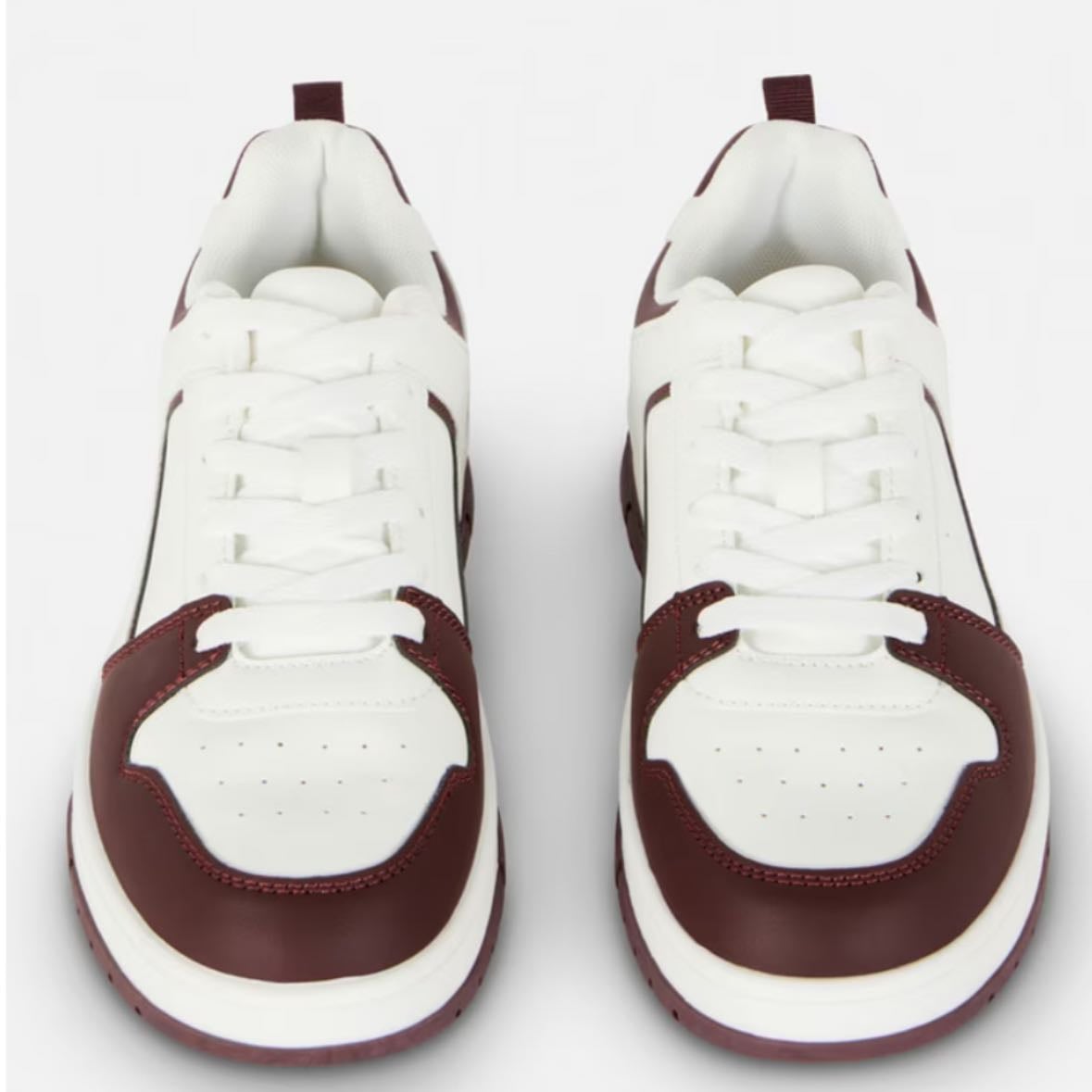 Sportliche Low-Top-Sneaker mit Einsätzen - primark