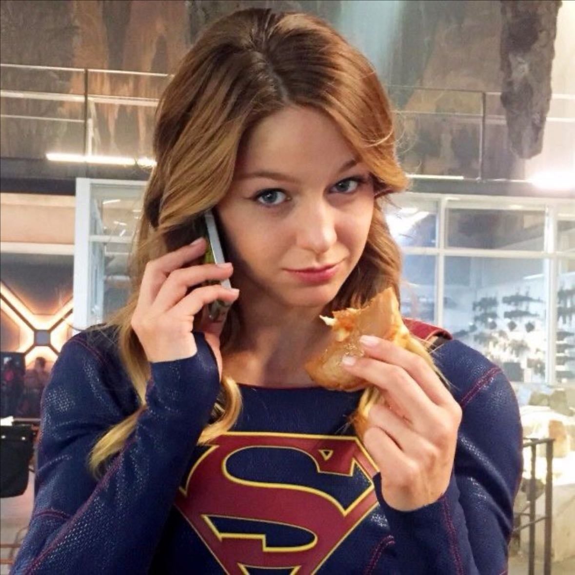 supergirl ⟢ - Greg Berlanti, Andrew Kreisberg, Ali Adler · 2015