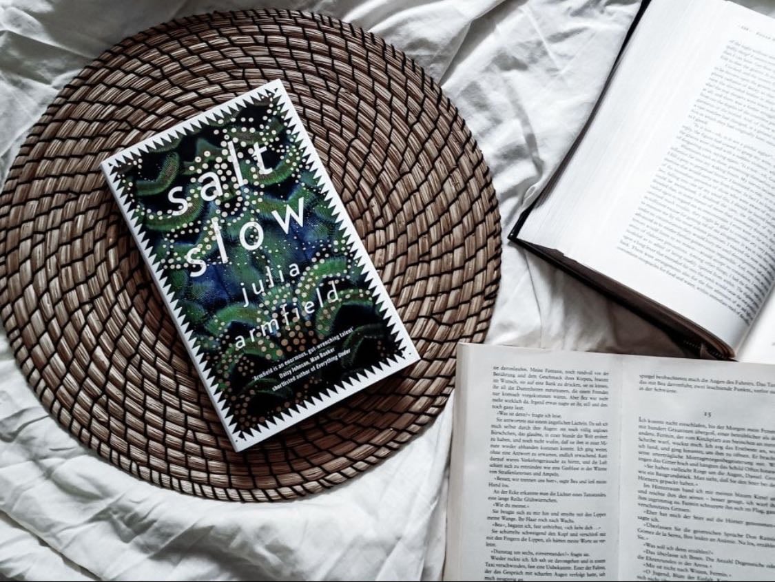 Salt slow - Julia Armfield