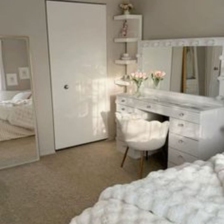 Decorate my room! - need it to be clean girl aesthetic please.