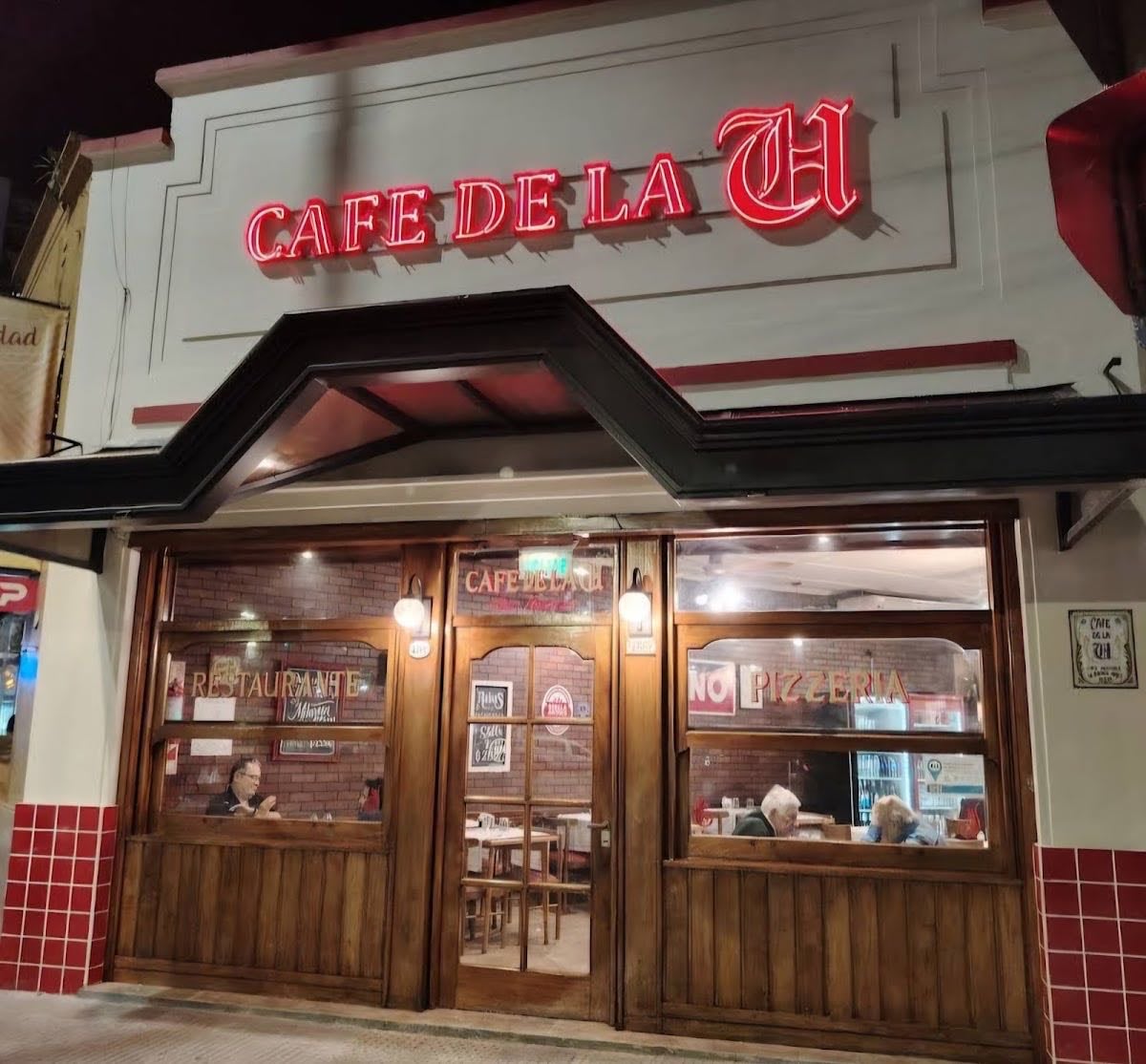 Caf茅 de La " U "