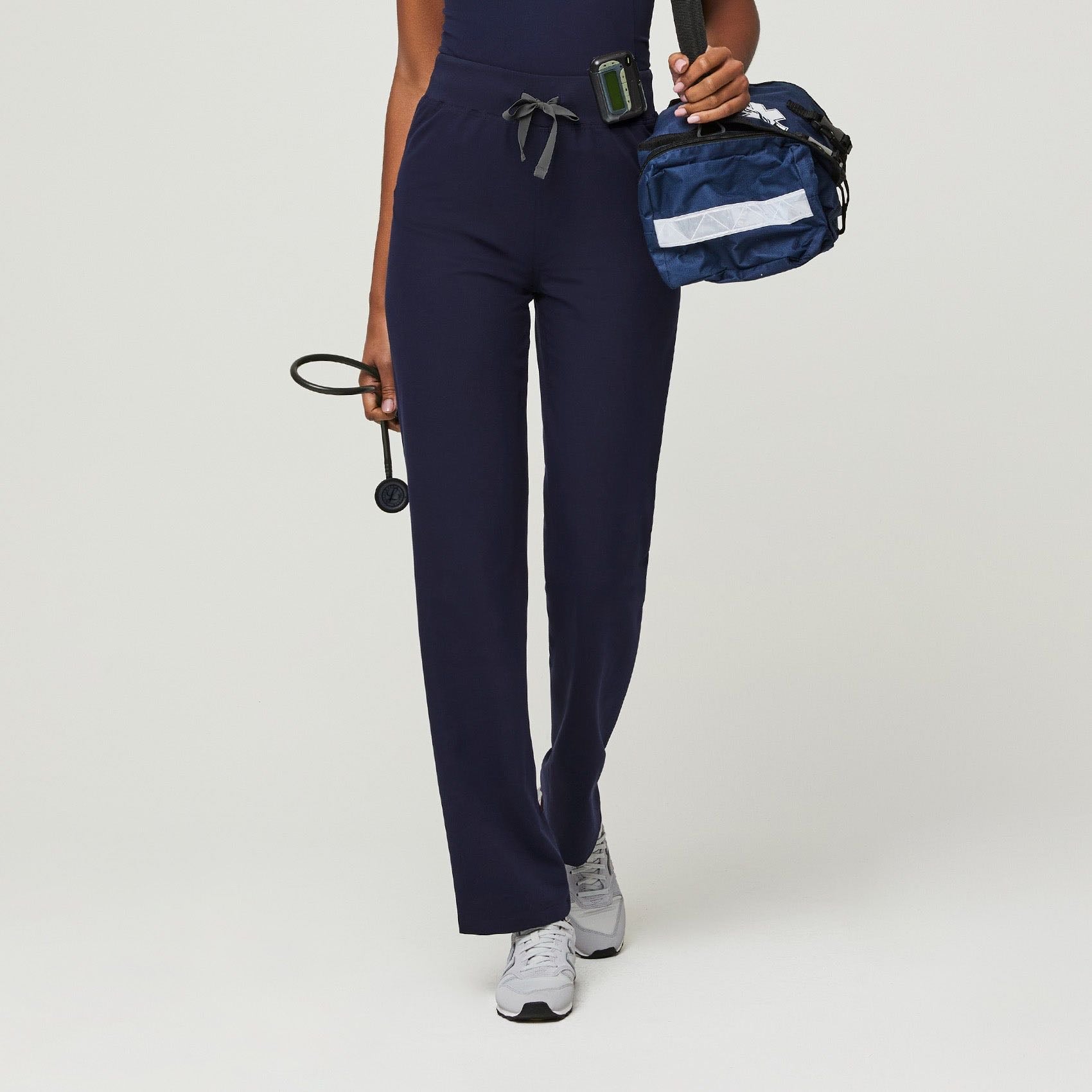 FIGS - Women’s High Waisted Livingston Scrub Pants™ - Navy · FIGS