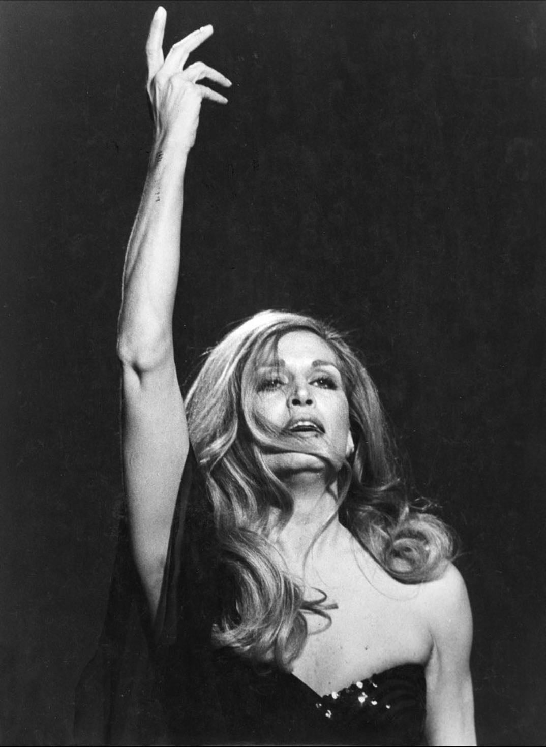 Mourir sur scène - Song · Dalida