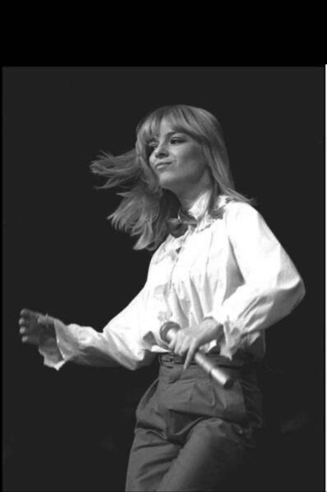 Il jouait du piano debout - Song · France Gall