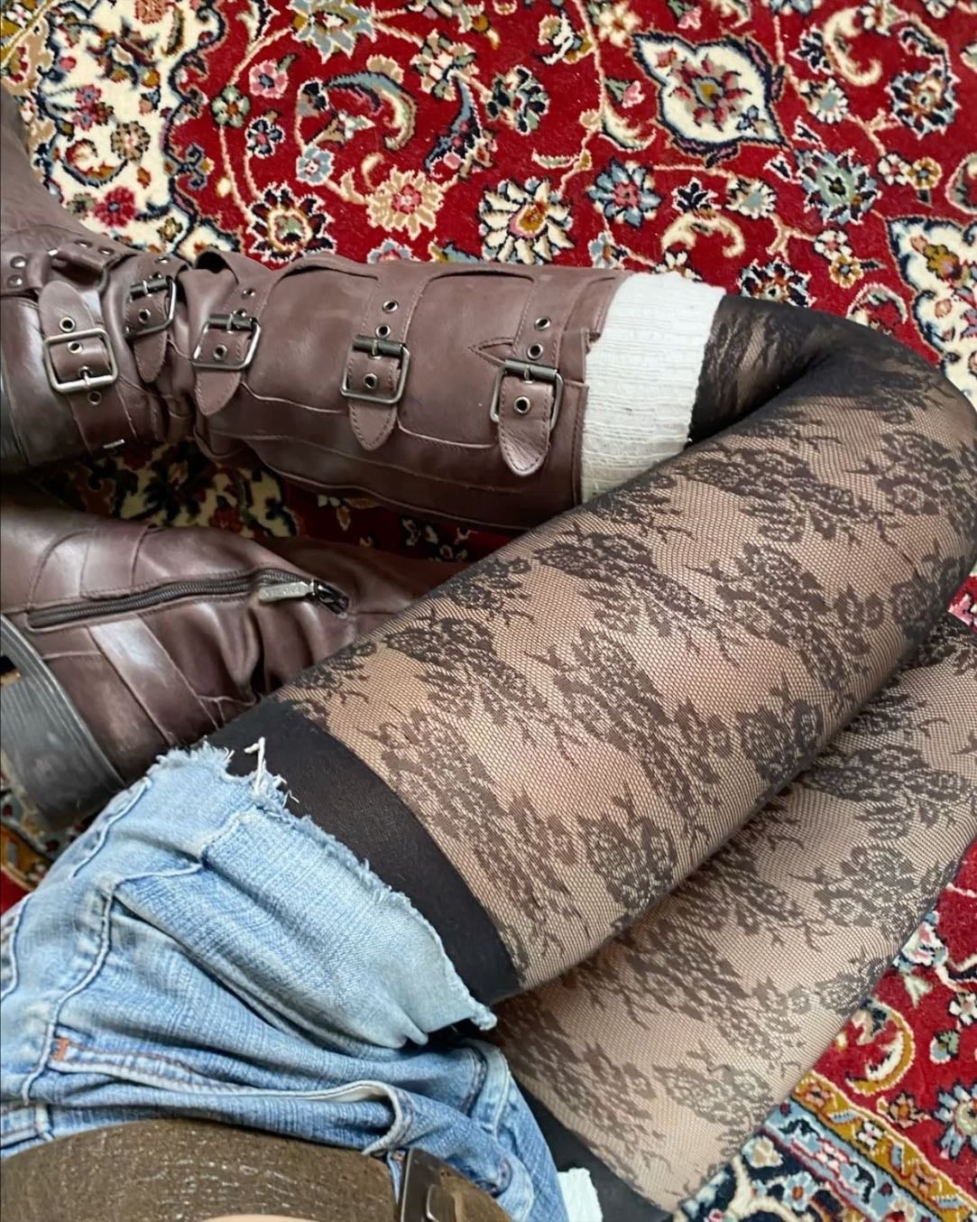 Lace tights