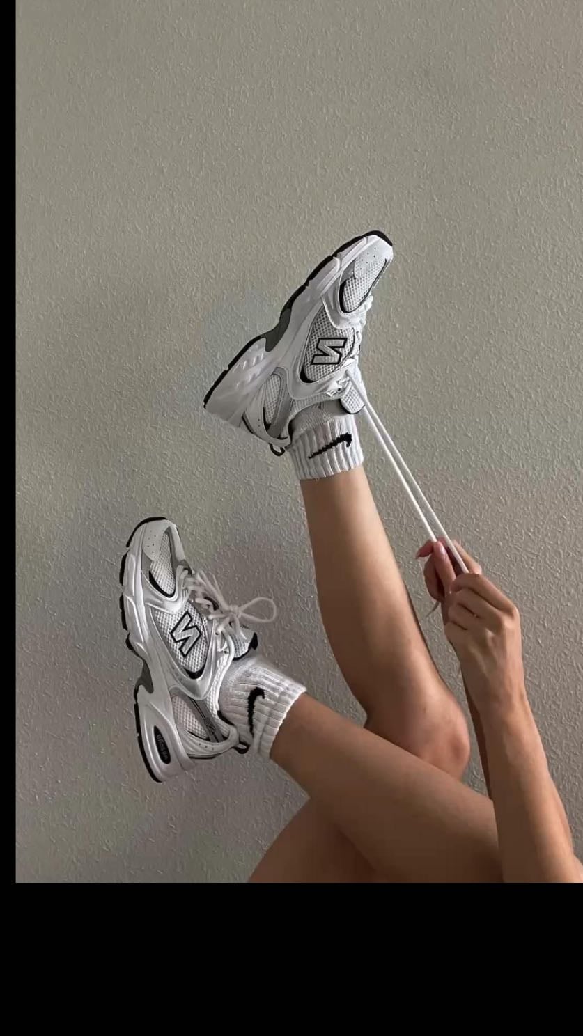 new balance - las deportivas quedan bien en este estilo!