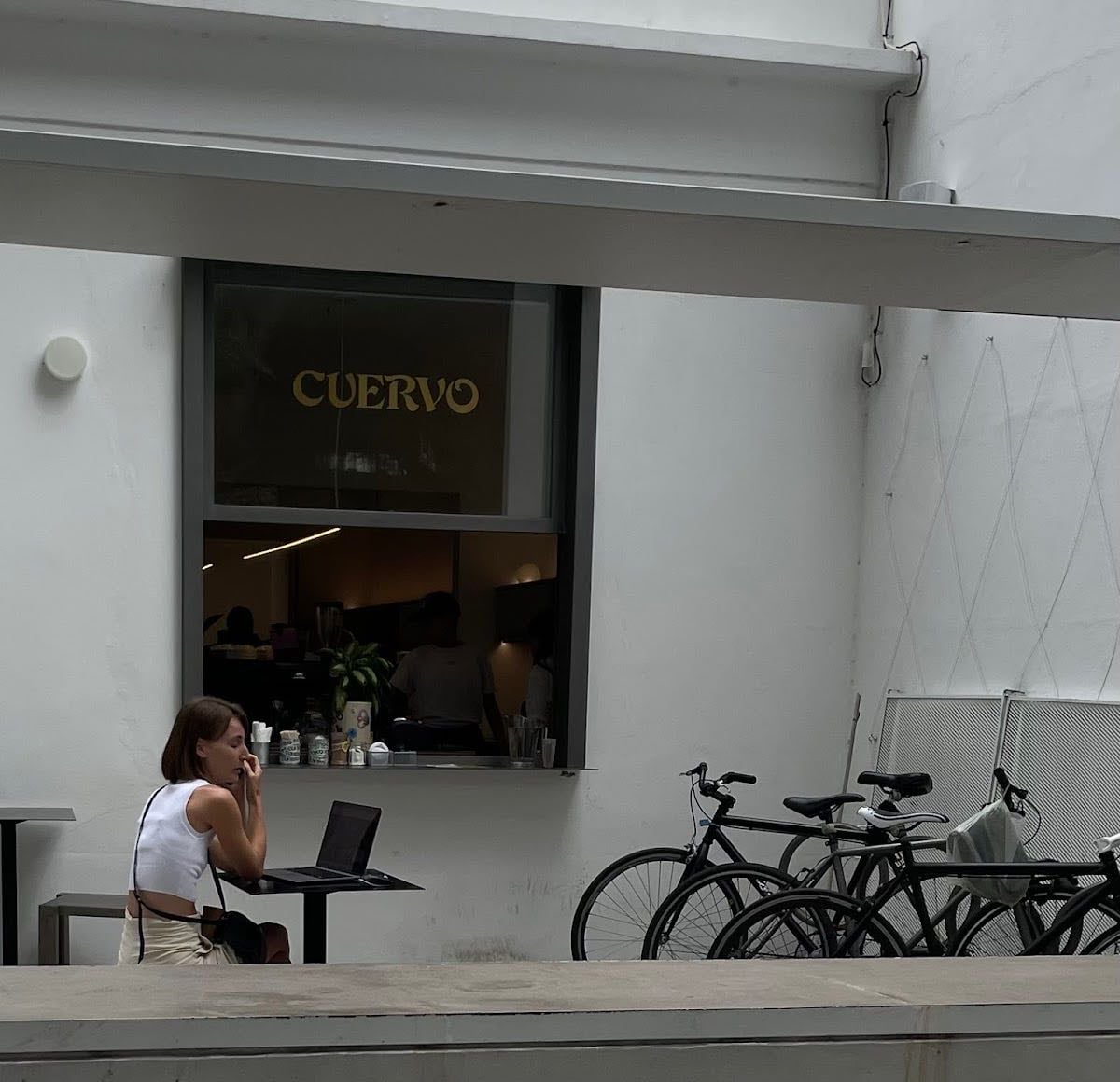 Cuervo Caf茅