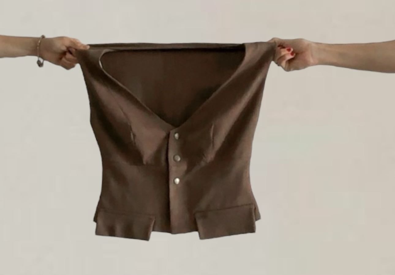 Outfits con chalecos -Entre Brumas- - Products hypelist by MOOD. EC