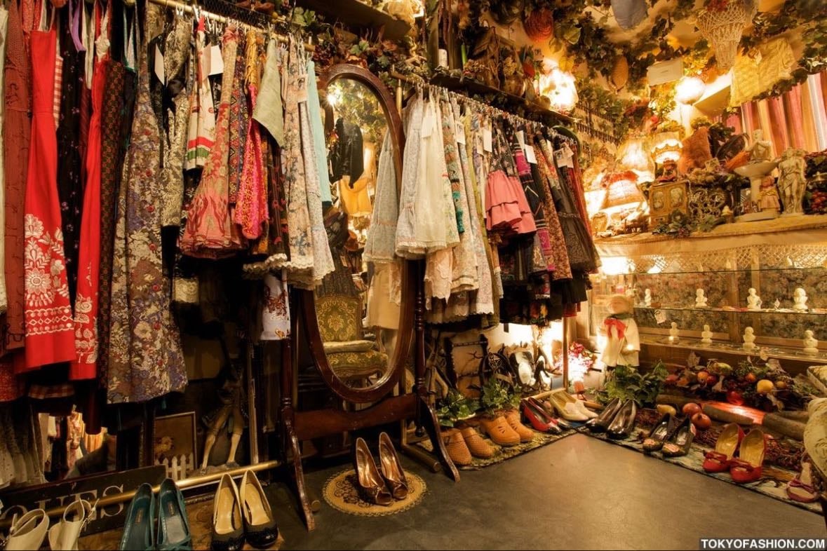 The heaven club - Th thrift shop