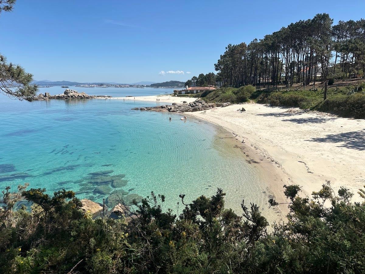 Praia do Barreiriño - Cala con chiringo y buenas playas al lado