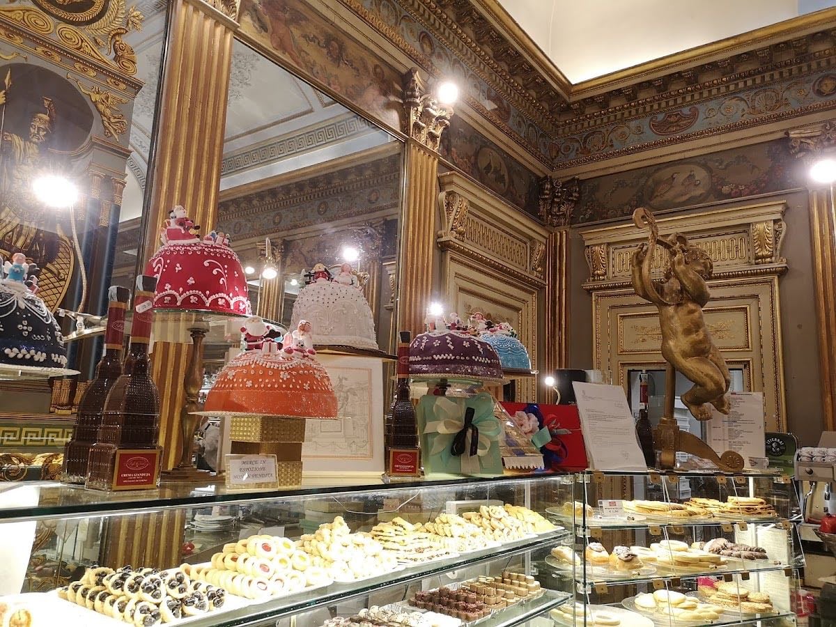 Caffè San Carlo - Aperitivi, colazioni e pranzi in Piazza San Carlo