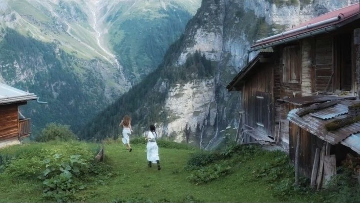 Avatar: The Last Airbender - Майкл Данте Димартино, Брайан Кониецко · 2005