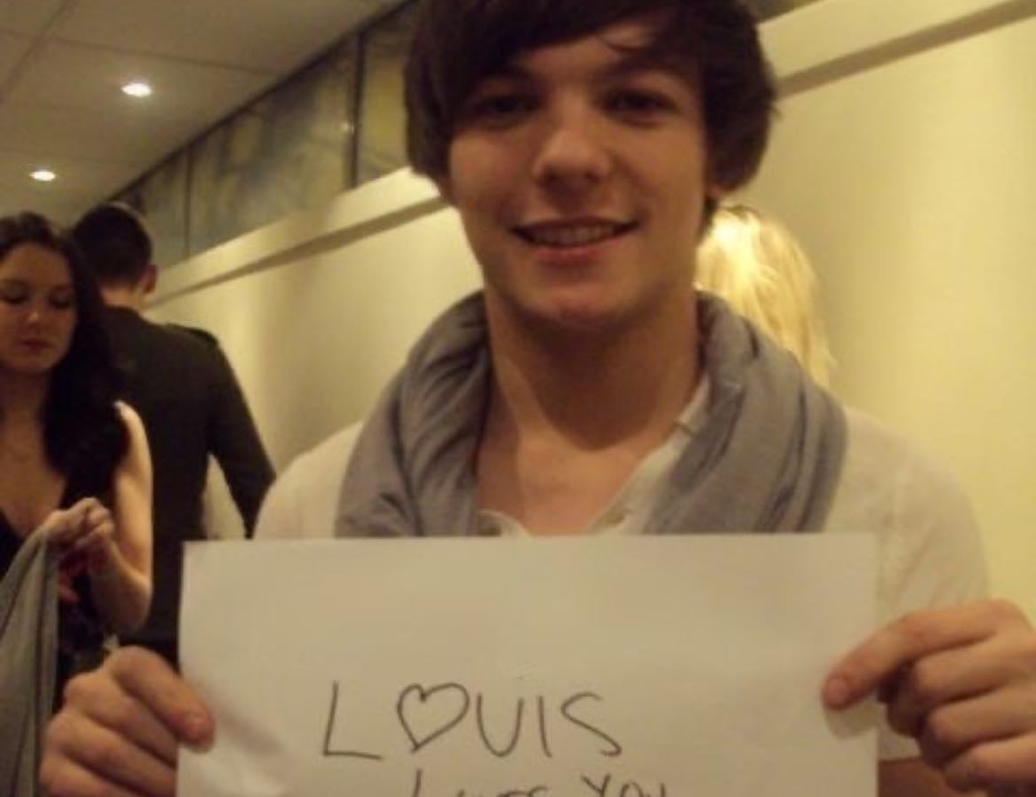 add ur fav louis song in honor of his birthday tommorowwww! - Music hypelist by sophie 馃Ц