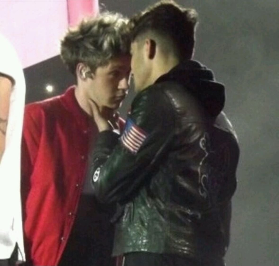 KAYYY - literally the zayn to my niall and another girl amazing editor ilysm!!