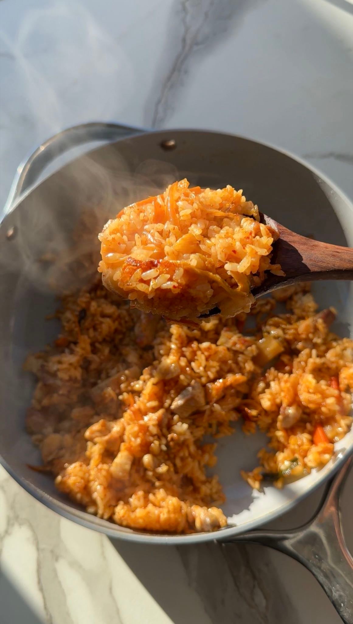 Creamy kimchi fried rice - Step-by-step + ingredients