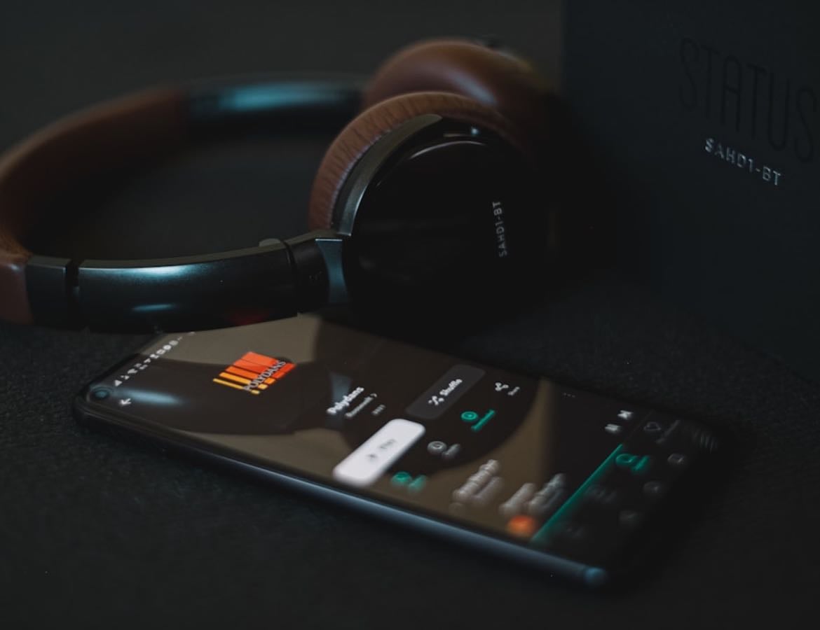 Music every single minute of the day - Music hypelist by Sol Calvo