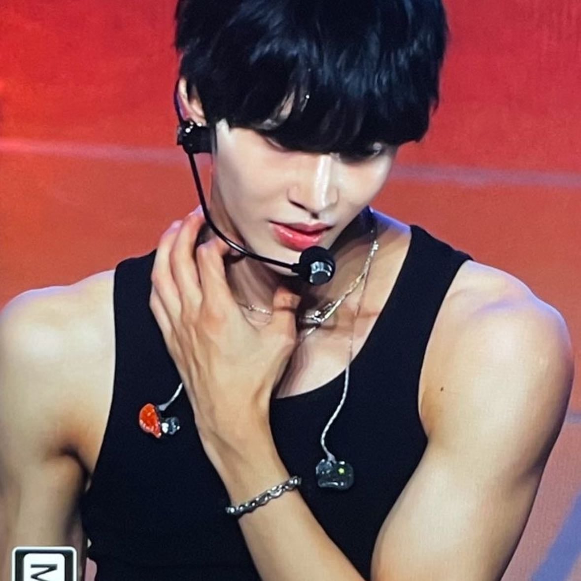 black tank top wonbin - his best look EVER, i dont play about 240617 wonbin