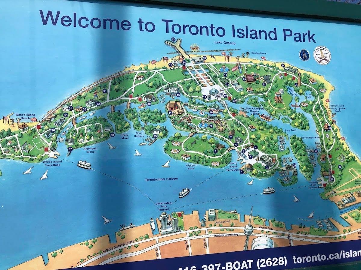 Toronto Islands - parks and skyride at center island