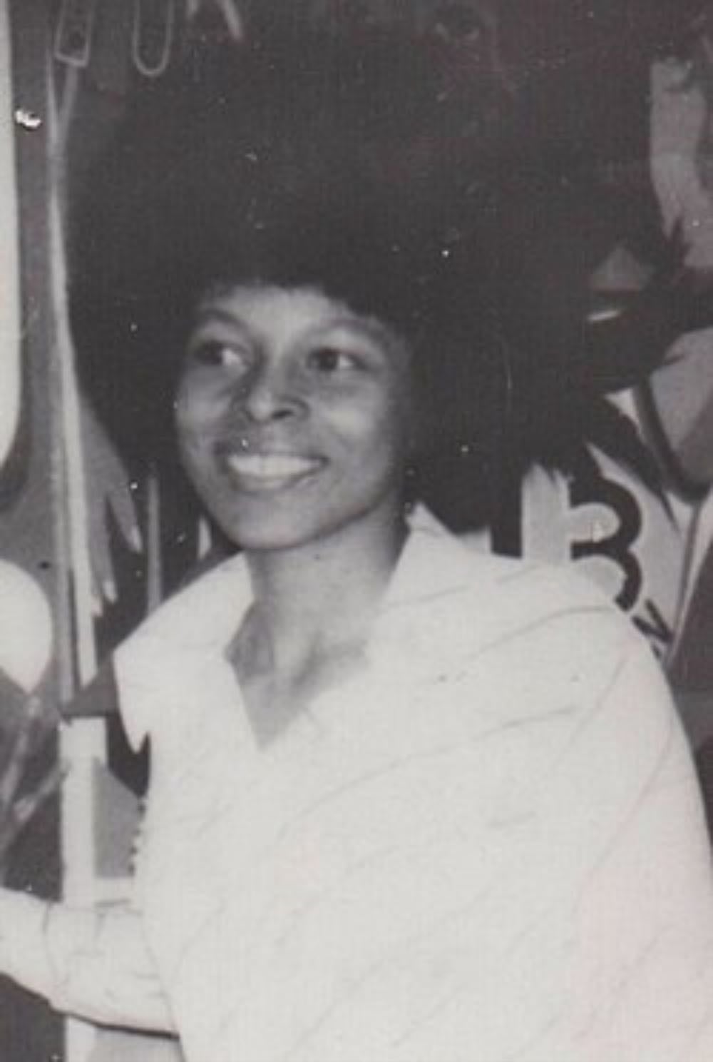 Assata Olugbala Shakur - Militante politique afro-américaine, membre du Black Panther Party et de la Black Libération Army.
Elle est évadée à Cuba où elle obtient l’asile politique, en 1979.
Marraine de tupac Shakur.