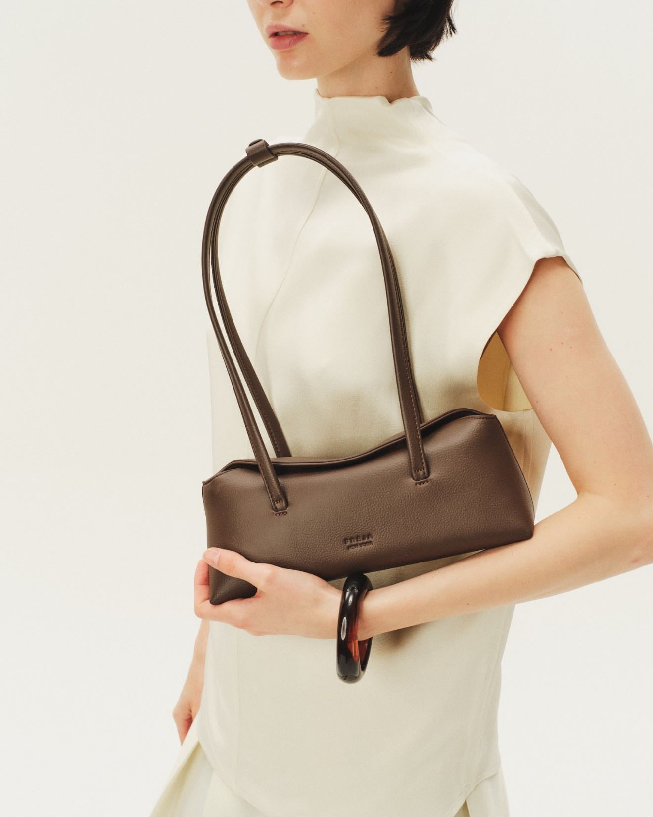 freja mini chrystie bag - oat or black