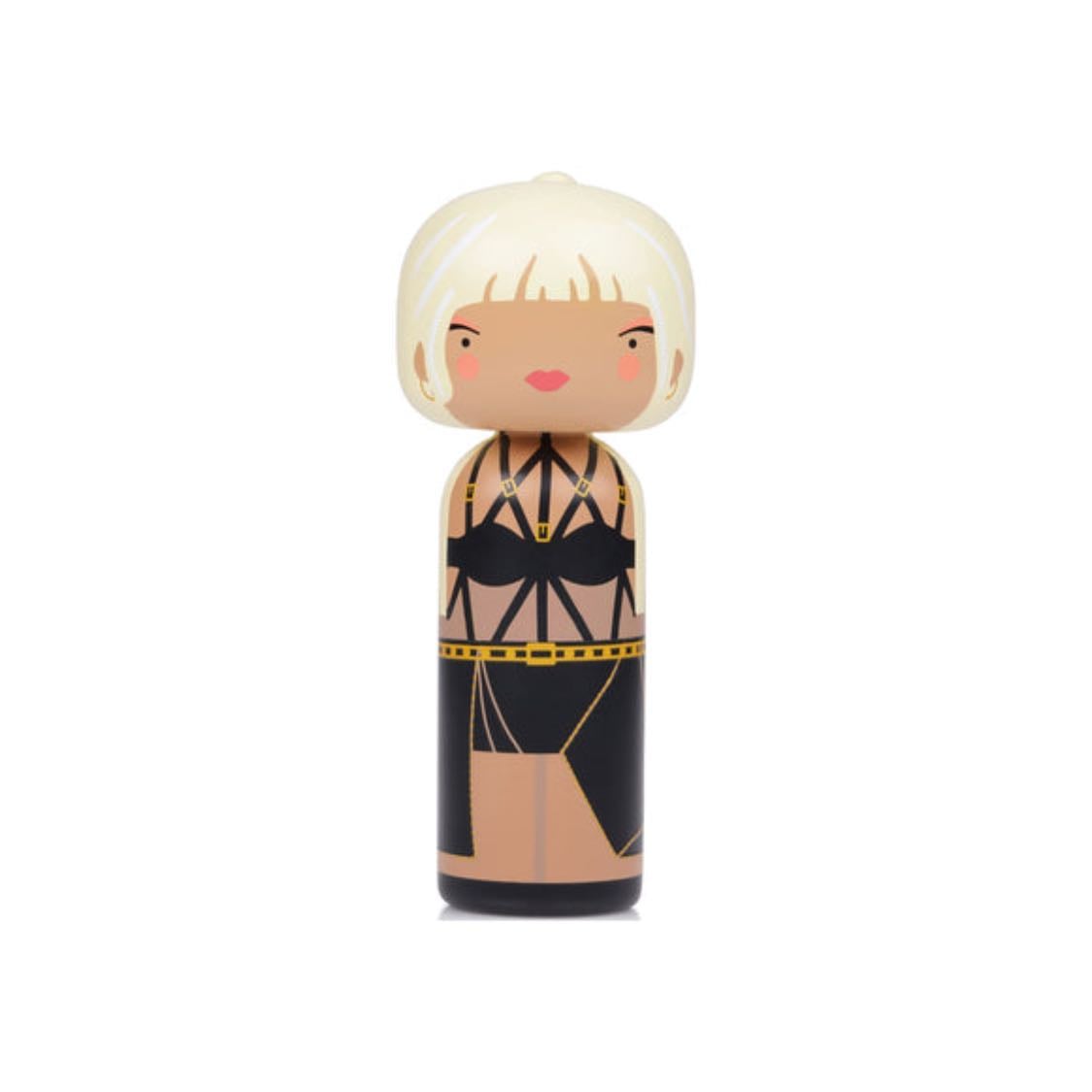 Kokeshi Lucie Kaas Donatella Versace