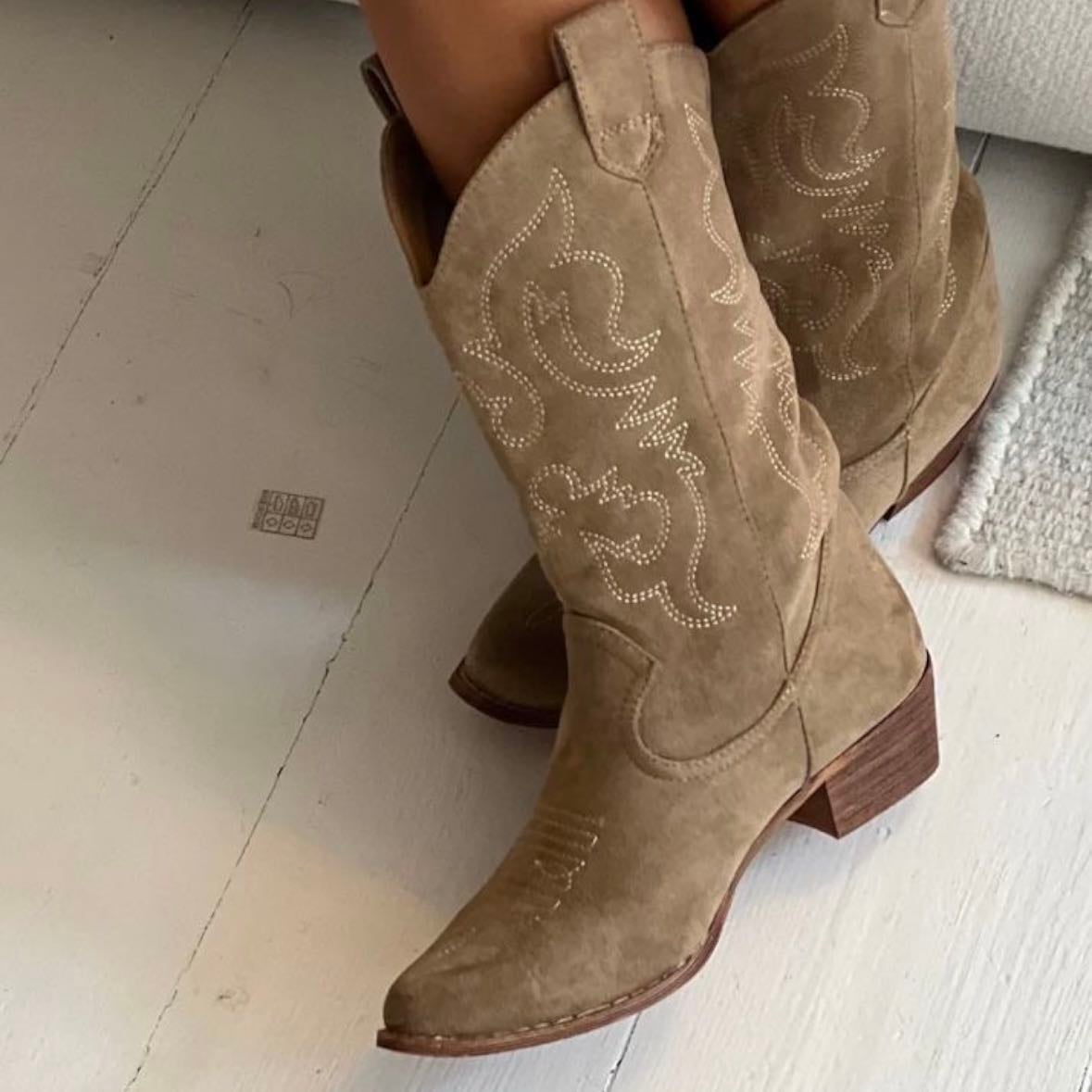 cowboy boots marrones