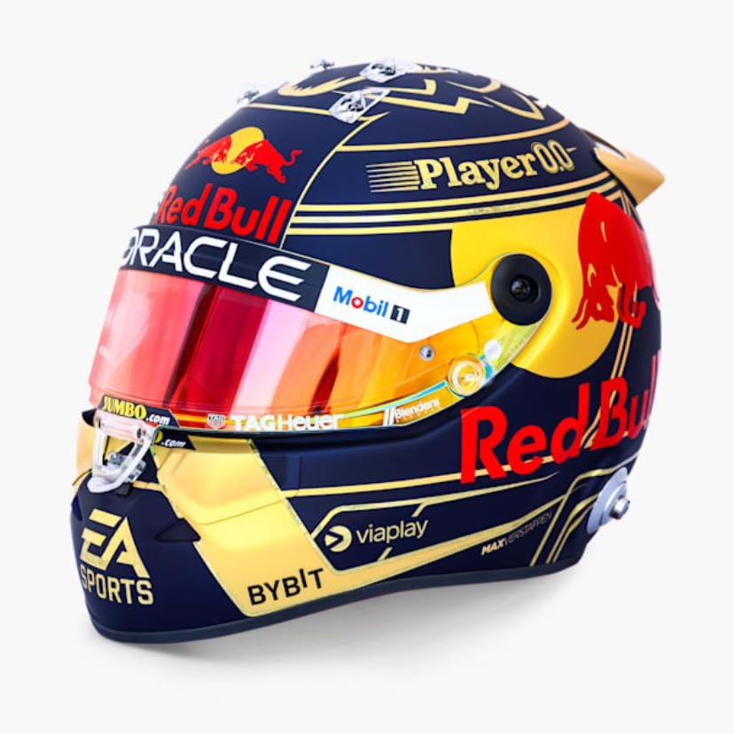 Verstappen 1:2 helmet