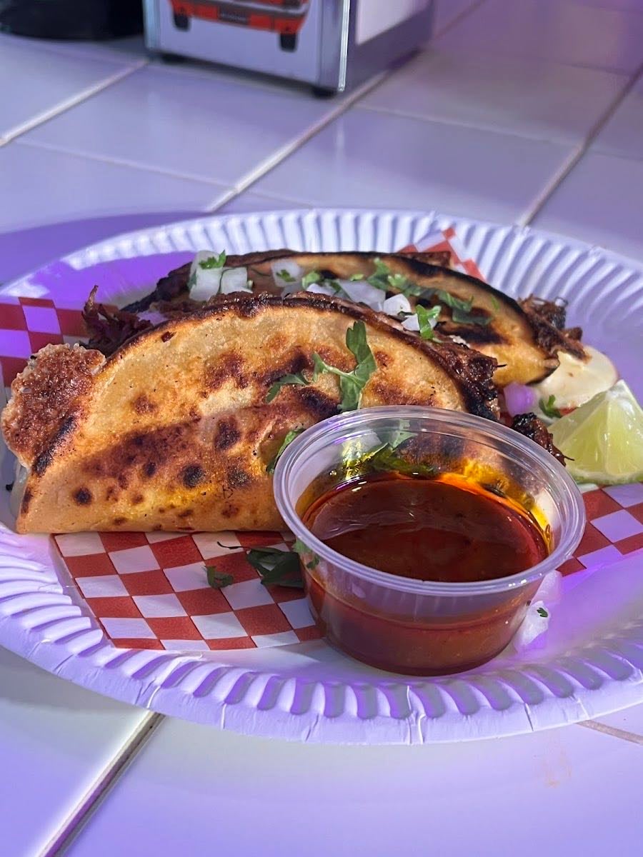 Two Twins Taco - cheap tacos, brixton 3.5⭐️good taco not massive, chicharrón not proper