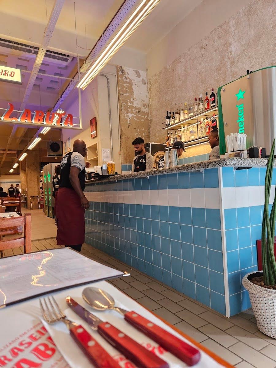 Labuta Bar