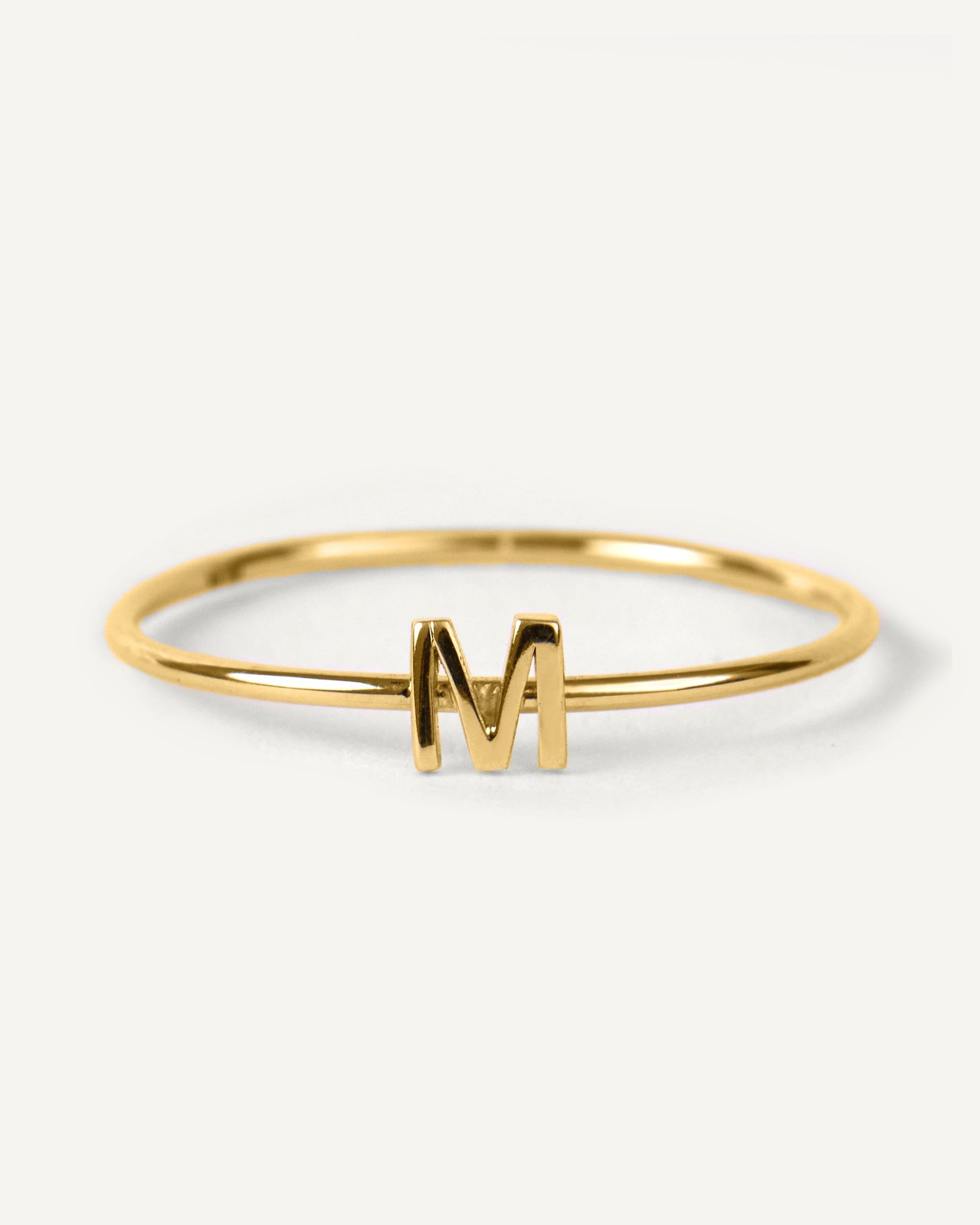 Anel Personalizado em Ouro 18K com Inicial Little - Victoria Sayeg