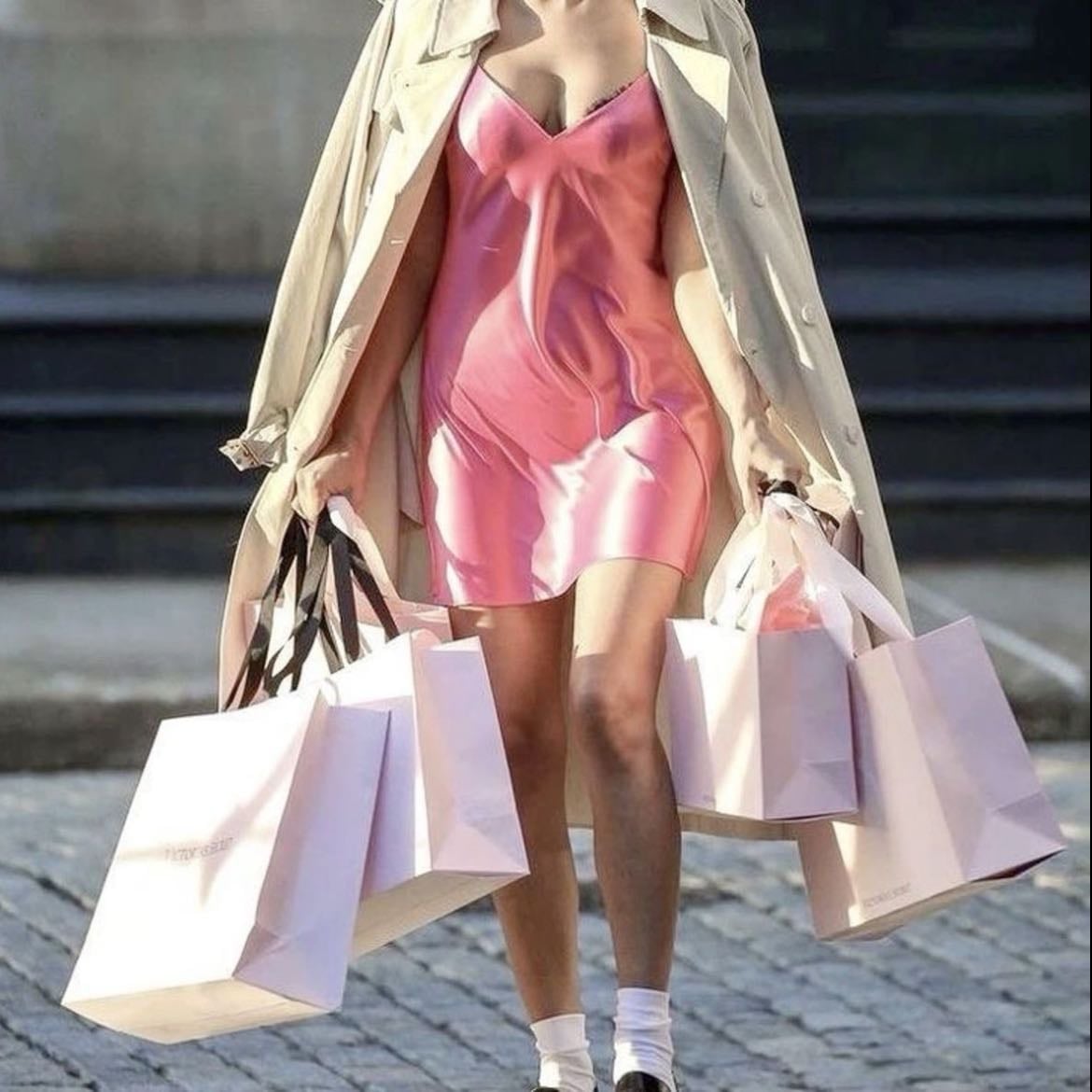 How Fashion Trends Shape You & Society I Psychology of Style - CLEVER&CHIC
