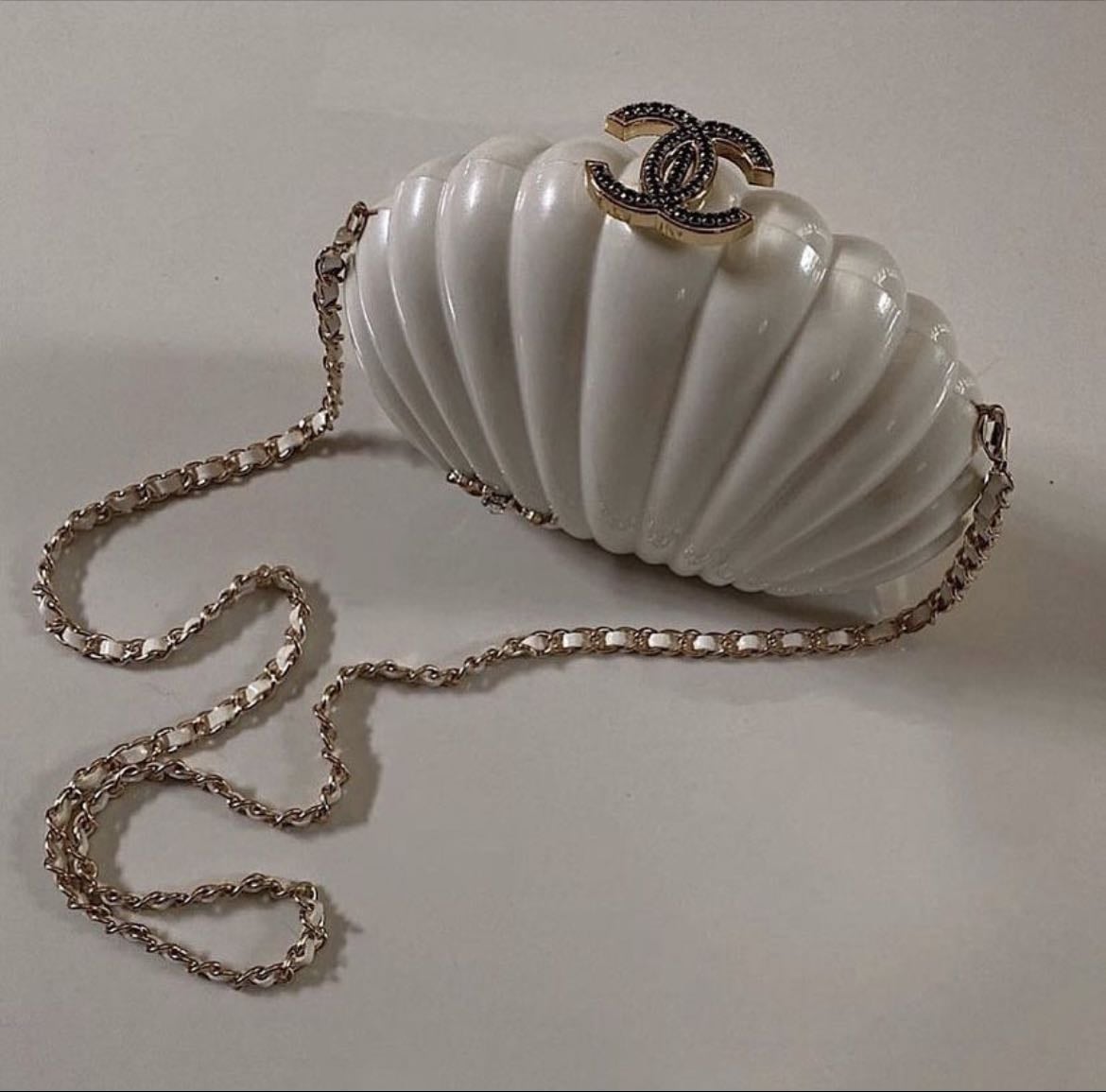 Chanel - Shell
