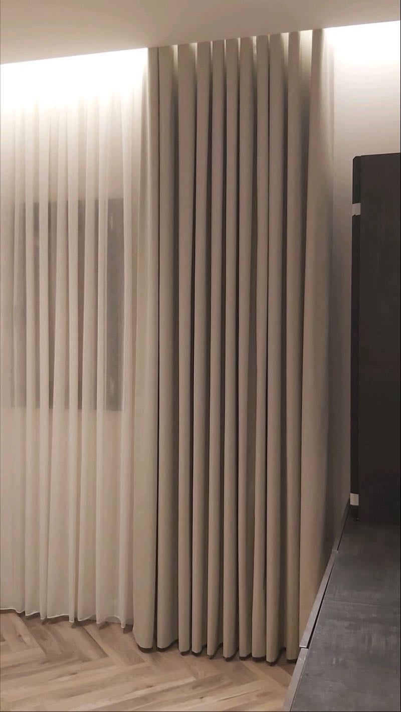 Curtain