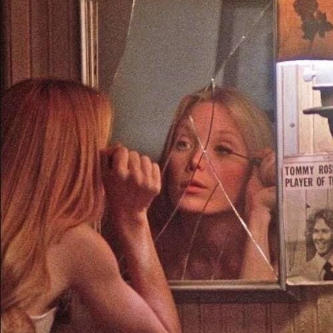 Carrie - Brian De Palma • 1976