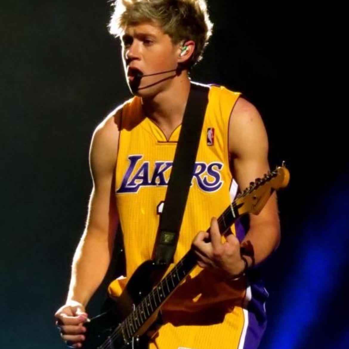Frat boy Niall๐