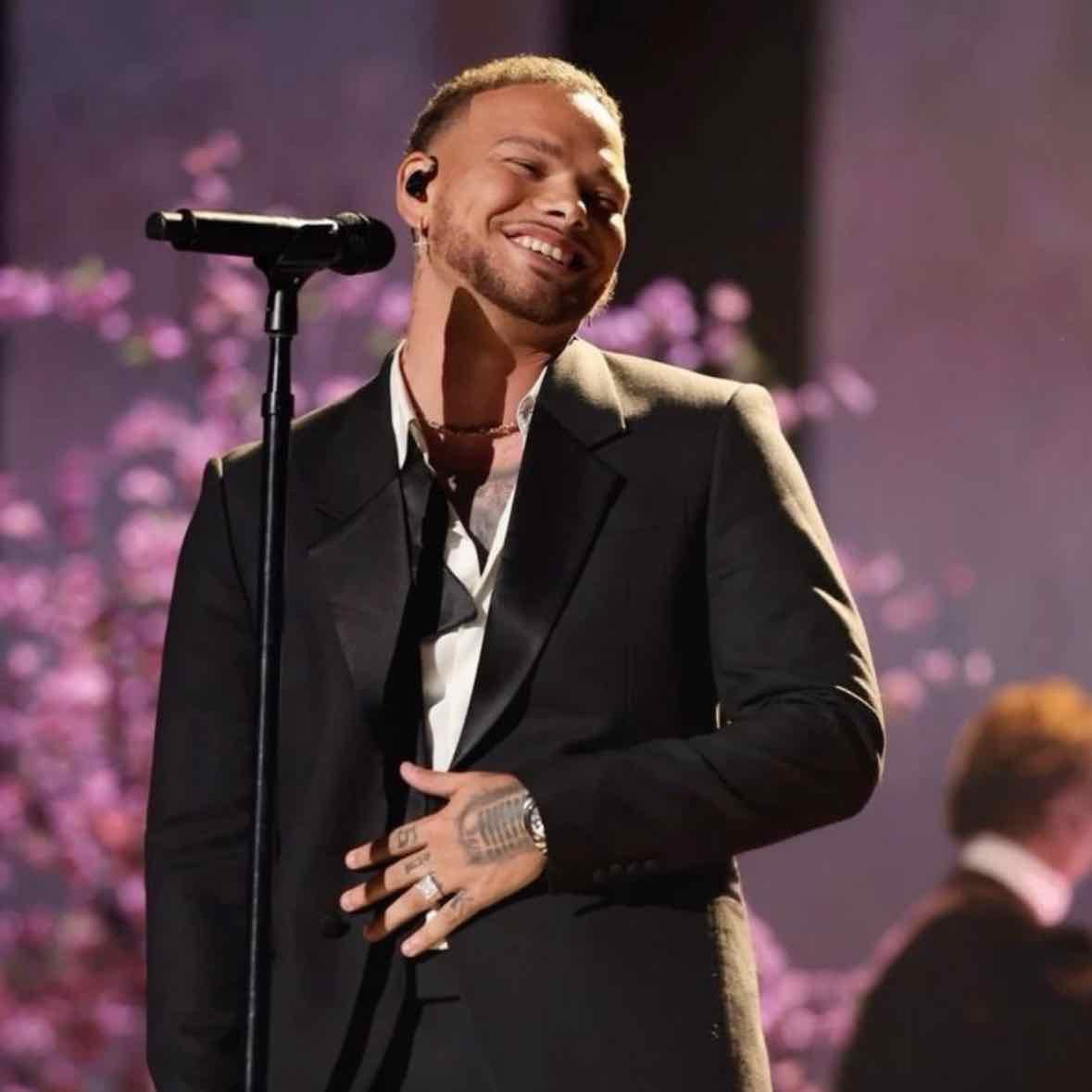 Kane Brown - Fav Song: Fiddle In The Band