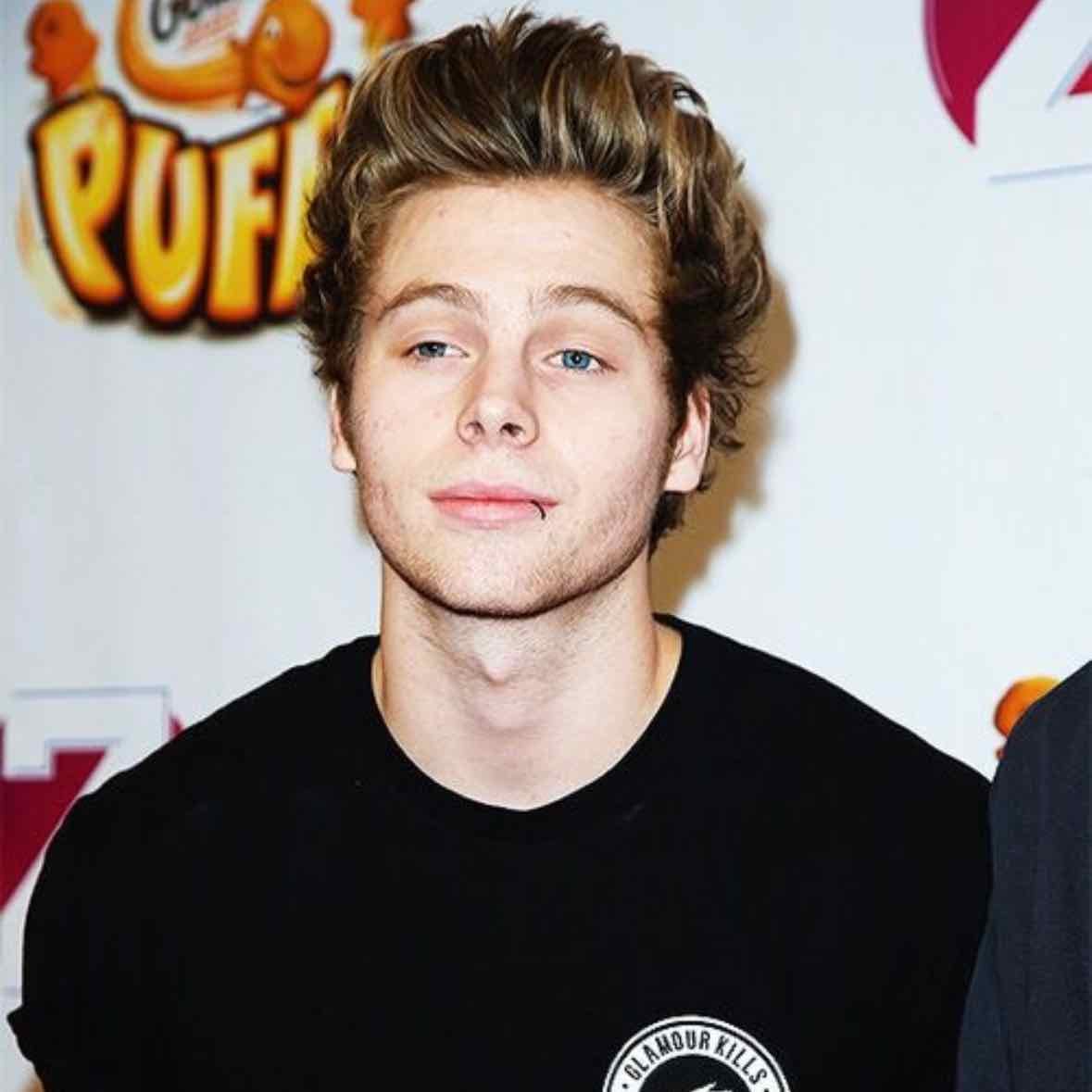 Lip Ring Era - I know he hates it so much now but the lip ring actually looked so good on him 😍❤️