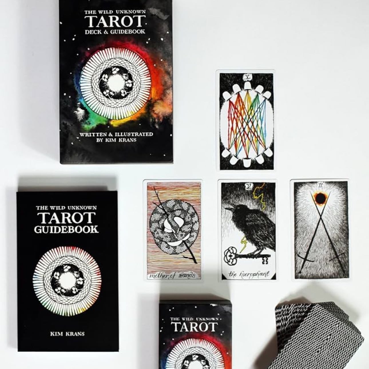 The Wild Unknown Tarot - Arte minimalista em preto e branco, focada na natureza e intuição | Minimalist black and white art, focused on nature and intuition.