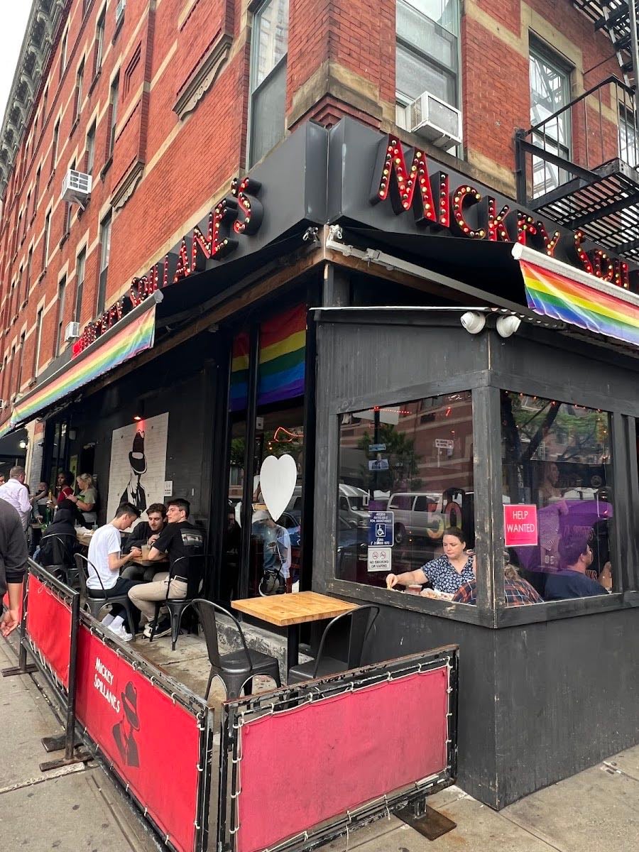 Mickey Spillane's - cheapest drinks in the city | LGBT+ friendly