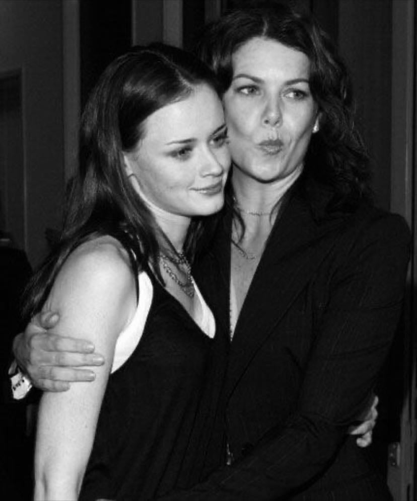 Gilmore Girls - Every autumn I watch this and I fall in love over and over again