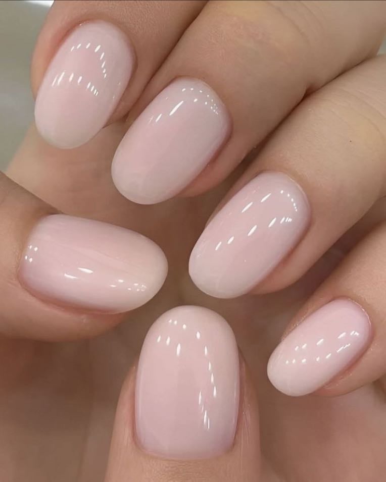 Short almond nails