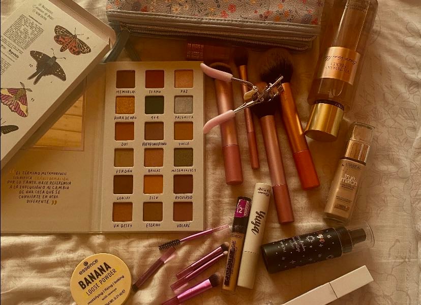 makeup essentials🧸